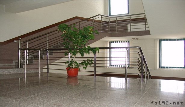 Ambient i bredshëm i Fakultetit të Studimeve Islame Ambient i bredshëm i Fakultetit të Studimeve Islame