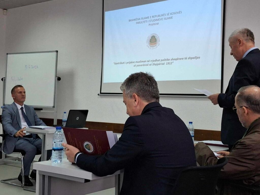 Kandidati Sevdair Haxhiu, mbron temën e nivelit MA në Fakultetin e Studimeve Islame në Prishtinë