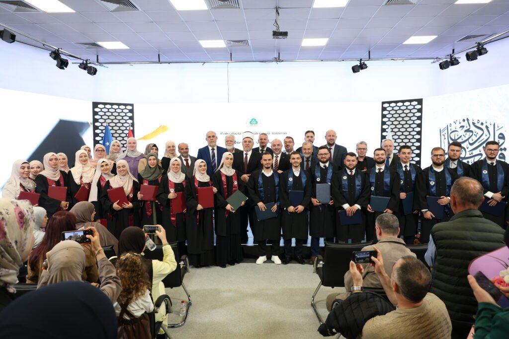 Në një atmosferë festive mbahet absolventiada e studentëve të FSI-së