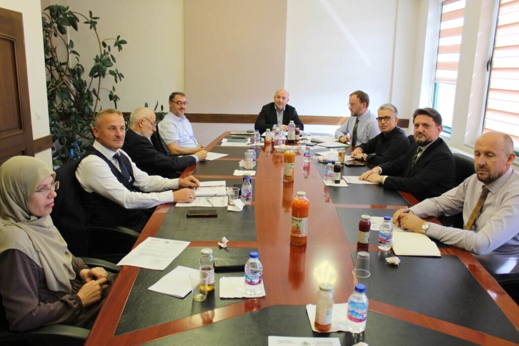 Mbahet mbedhja e rregullt e Këshillit Mësimor Shkencor të Fakultetit